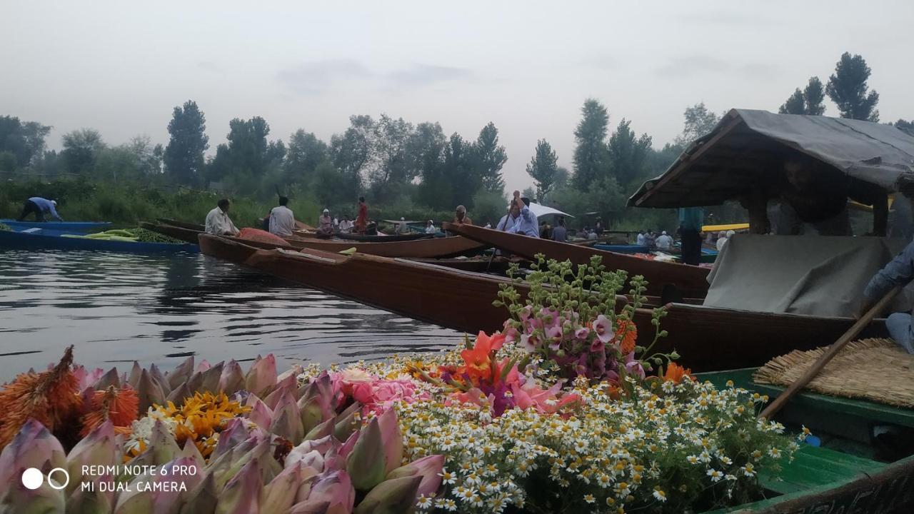 Green View Group Of Houseboats Srinagar  Bagian luar foto