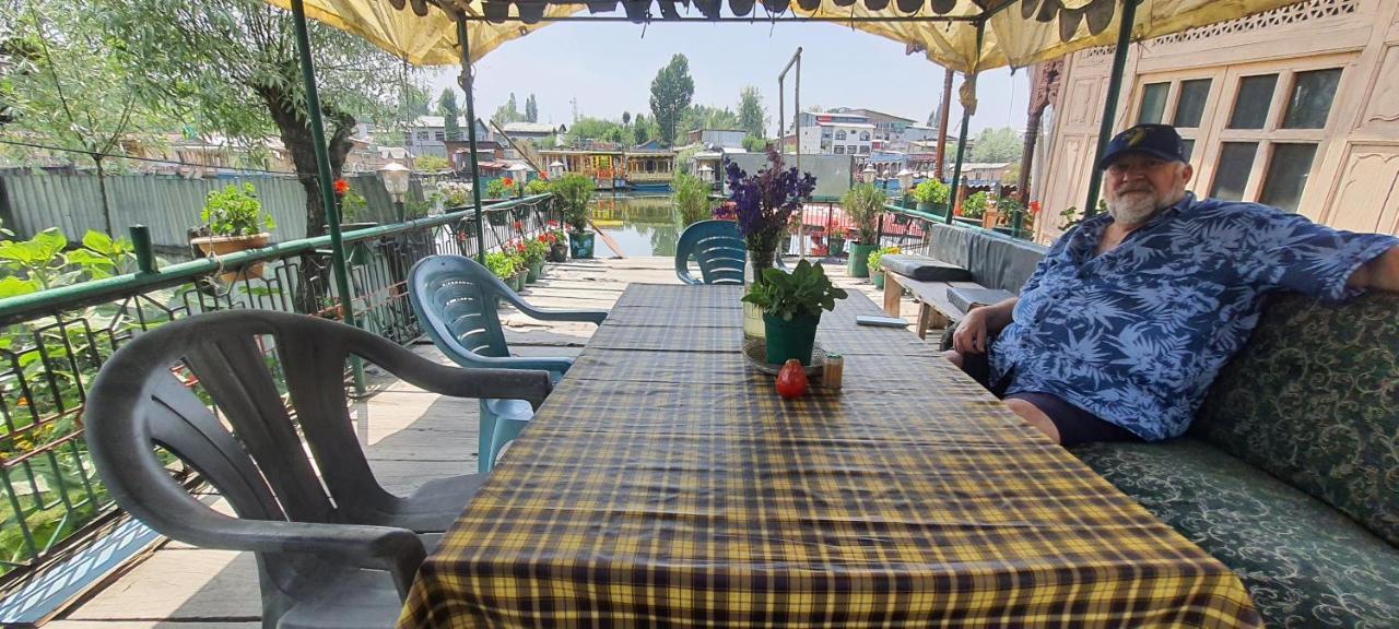 Green View Group Of Houseboats Srinagar  Bagian luar foto